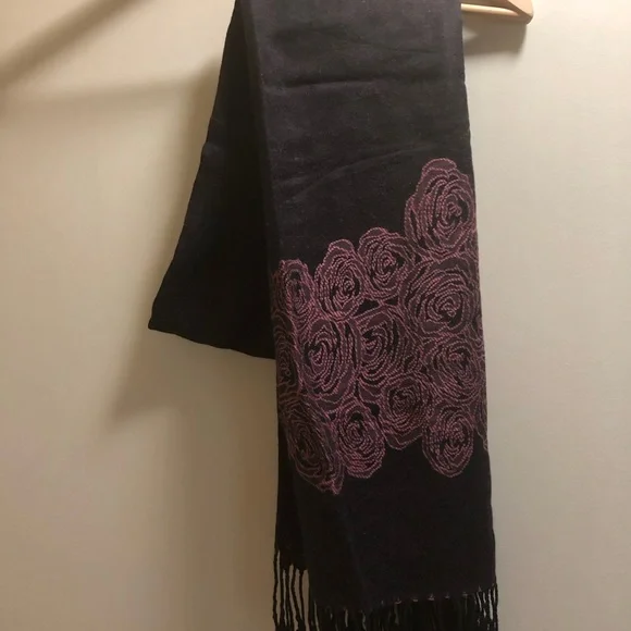 Scarf - Picture 3 of 6